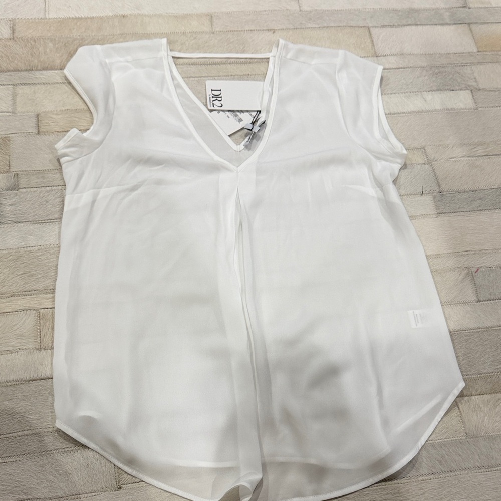 DR2 White V-Neck Cap Sleeve Blouse with Pleat Front